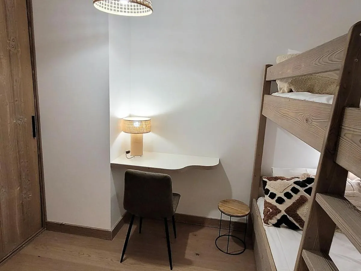 Appartement Central Tout Confort Avec Grande Terrasse, Wifi, Parking, 8 Personnes - Fr-1-598-99 Les Gets 0*,  France